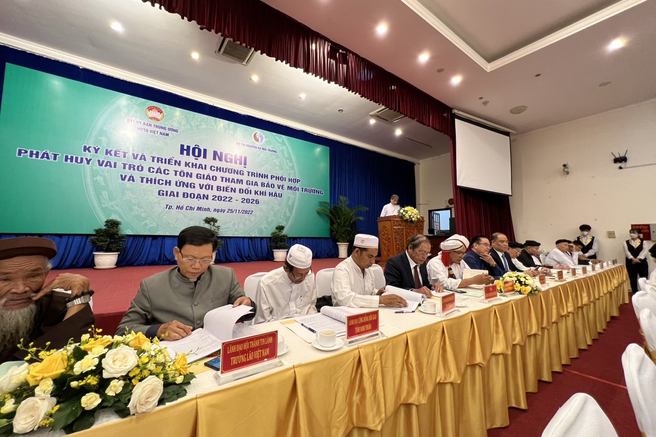 Hội nghị ký kết và triển khai Chương trình các tôn giáo tham gia bảo vệ môi trường